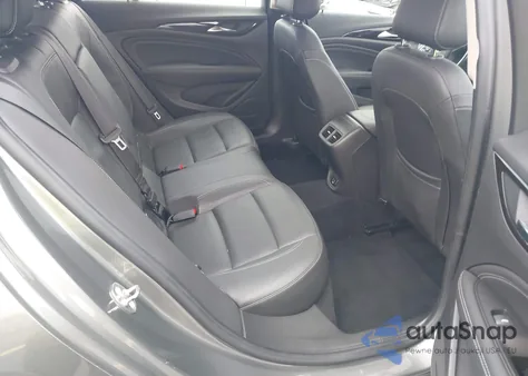 2018 Buick Regal Sportback Essence z USA, uszkodzony, nr VIN W04GP6SX2J1117351